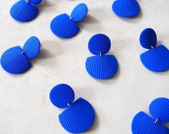 Boucles d'oreilles Bleu Electrique / Bleu Cobalt texturées | Argile Polymère | Bijoux Minimalistes