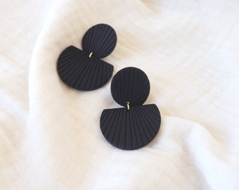 Boucles d'oreilles Noires Texturées | Made in France en Argile Polymère | Bijoux Minimalistes Helka Atelier