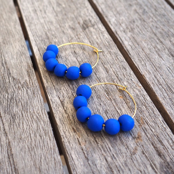 Royal blue beaded hoop earrings | Made in France in Polymer Clay | Minimalist Jewelry Helka Atelier