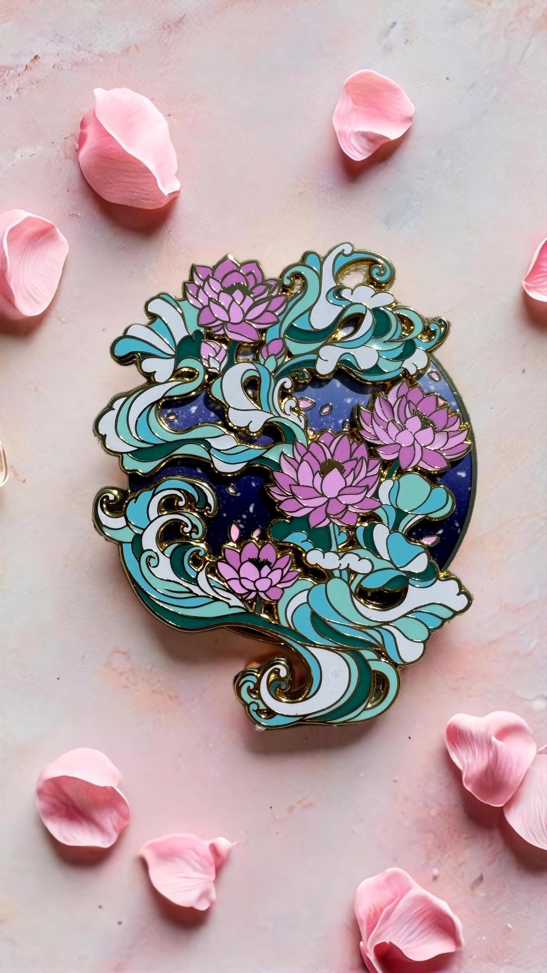 Enamel pin Lilly pond phone holder accessory gold plated