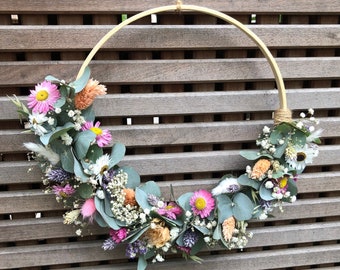 Couronne de fleurs séchées « Paris » couronne murale de prairie de fleurs décoration de porte plage lilas fleurs de paille rose blanc eucalyptus bois coloré bambou 25 cm