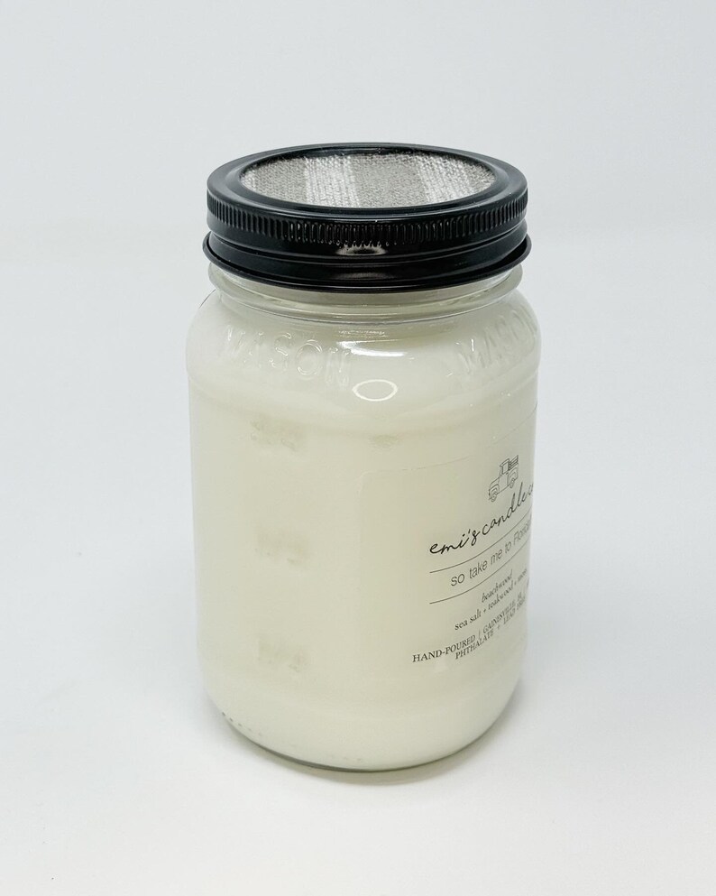 Beachwood Soy Candle - Thumbnail 2
