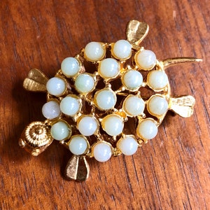Vintage Jade Turtle Tortoise Brooch Pin