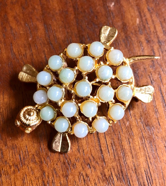 Vintage Jade Turtle Tortoise Brooch Pin
