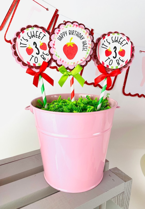 Strawberry Centerpiece – PartyAtYourDoor