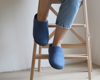 Pantufas de lã artesanais: calçados confortáveis com feltro úmido e lavanda