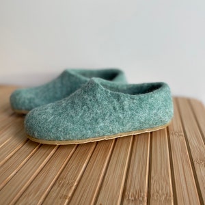 Mint / witish  wool slippers for kids/ toddler slippers/ perfect handmade gift/ kids slippers/ kids wool shoes/ no slip slippers/ US sizes