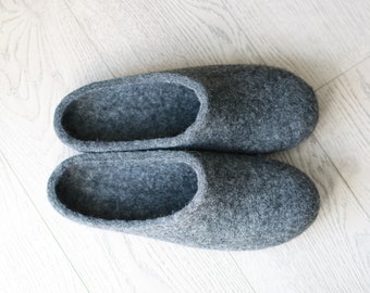 Dark Grey Wool Wet Felt Slippers / Boiled Wool Slippers / Grey Slippers / Easy Slip-on / Winter Slippers / for Women / Men