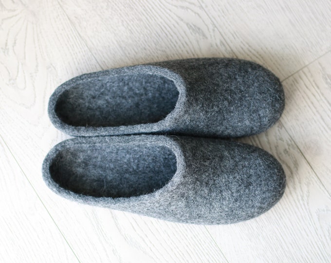 felted wool slippers/ boiled Wool Slippers /  / Easy Slip-on / wool eco shoes / felt women slippers / slippers men / Christmas gift