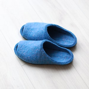 Women wool slippers, Blue Flip flops, Handmade indoor footwear, open-toed slippers , Beautiful summer slippers, natural handmade slippers