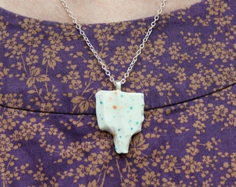 Porcelain Stone Age Necklace (Fractured Tang)