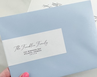 modelo de etiqueta de endereço envolvente, etiqueta 8x2 para impressão para endereçamento de envelopes, caligrafia falsa para convites de casamento, download editável