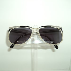 Lunettes de soleil de luxe VENDOME, style parisien aux couleurs attrayantes et aux formes joyeuses, fabriquées en France