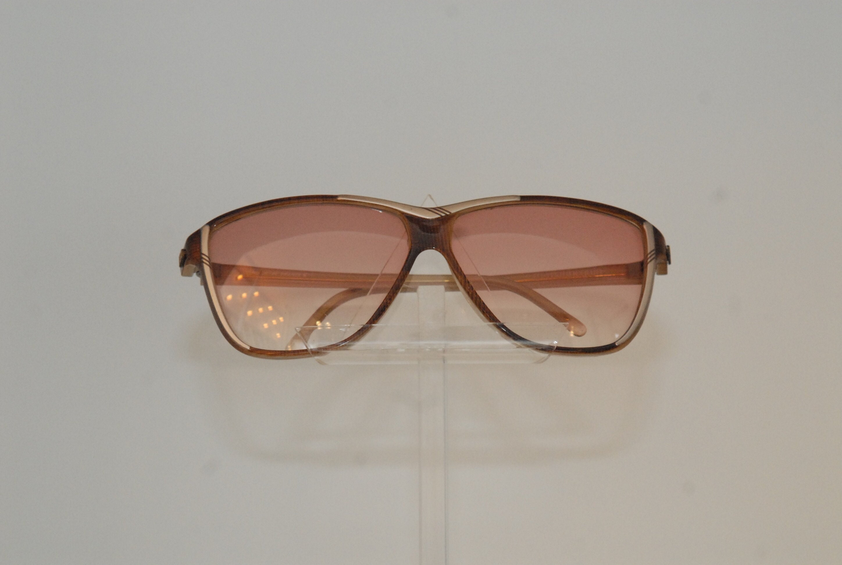 Mannequin Sunglasses Vintage, Parisian Style, Made in France  display picture 2