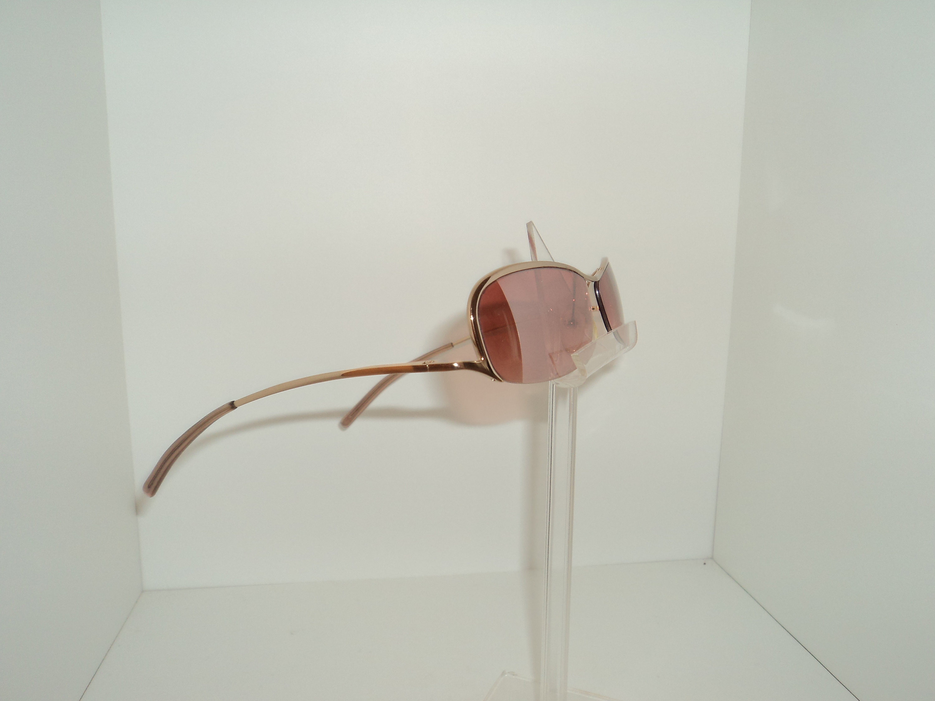 Furla Pinky-gold Fashion Sunglasses, Model Spring Day  display picture 1