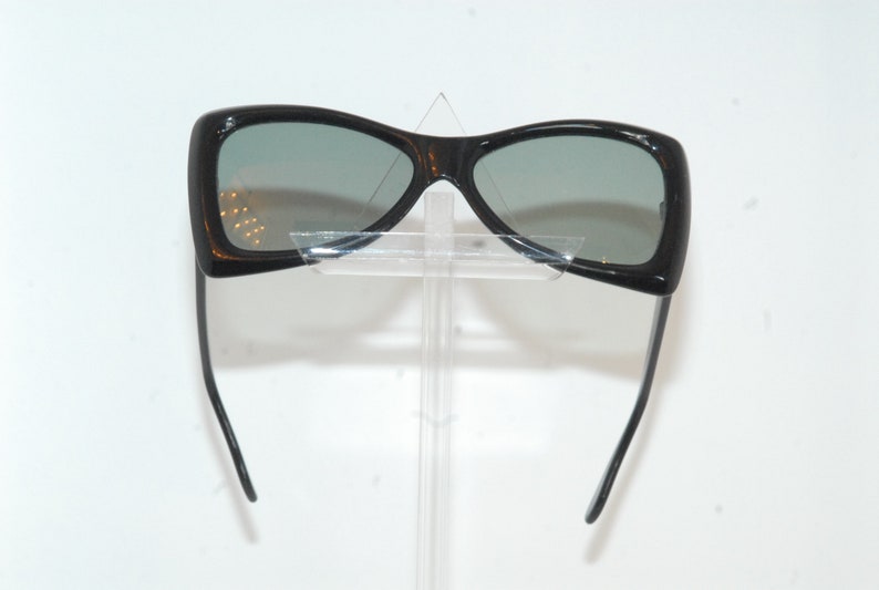 Eric Jean butterfly style sunglasses made by the french know-how; designed by Eric Jean