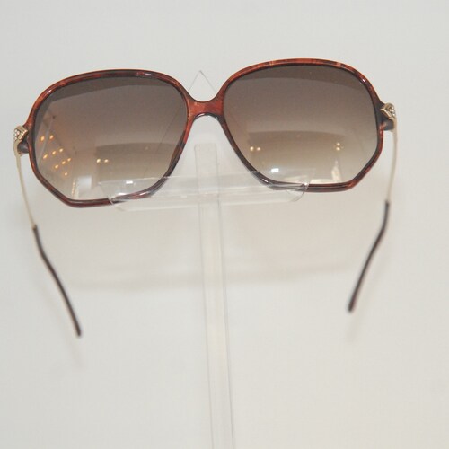 Christian Dior prestigeous sunglasses shops with strass