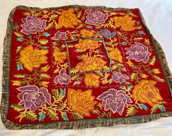 Federa per cuscino vintage fatta a mano con ricamo floreale guatemalteco 18x18, necessita di riparazioni