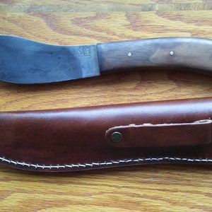 Cuchillo de cazador estilo Nessmuk. Acero al carbono y nogal con funda de cuero. imagen 2