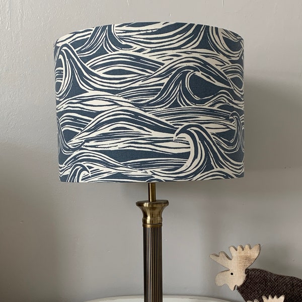 Abat-jour tambour bleu marine fait main vagues/surf - 20, 25, 30 ou 40 cm - 100 % coton - Tissu imprimé