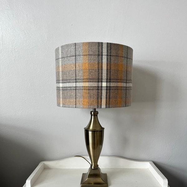 Tartan jaune et gris, carreaux, abat-jour tambour à carreaux. Tissu imitation laine fait main. 20, 25, 30 ou 40 cm de diamètre