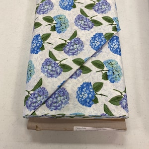 1/2 yard increments of Q-1760-19 Hydrangea Birds by Henry Glass