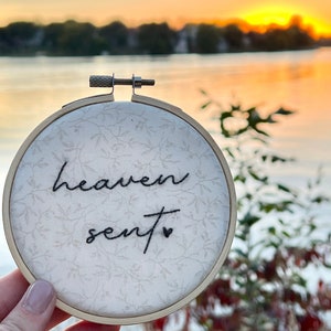 Hand Embroidered Hoop - Pregnancy Announcement, Birth Announcement, Name Announcement, Nursery Decoration, Custom, Gift, Baby Shower, Unique