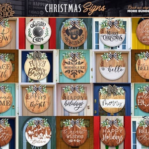 K&ouml;nnte beinhalten: Eine Sammlung von 18 runden Holzschildern mit verschiedenen weihnachtlichen Designs. Die Schilder zeigen S&auml;tze wie "Let it Snow", "Peace on Earth", "Merry & Bright", "Happy Holidays" und "Believe in Christmas".