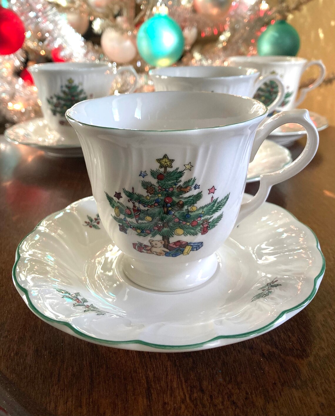 Vintage Nikko Happy Holidays Christmas Tea cup saucer set of 4 Etsy