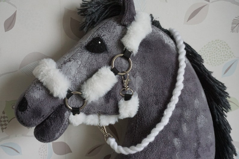 Cabezada para caballo de juguete + rienda / Conjunto de piel blanca imagen 2