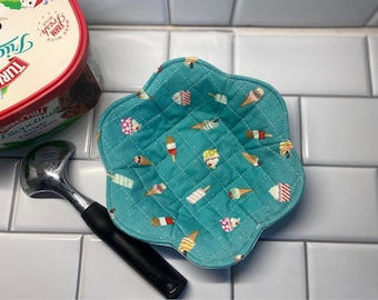 Floral Bowl Cozy: Quilted Microwave-Safe Hot or Cold Cozy
