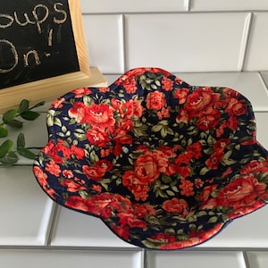 Microwave Bowl Cozy.  Soup Bowl Cozy.  Floral Bowl Cozy petal shaped Quilted Hot or cold Bowl Cozy Microwave-safe.  Bowl cozies