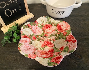 Floral Microwave Bowl Cozy: Quilted Cotton, Flower Petal Design