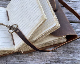 Personalisiertes Schreiben gefüttertes Journal, Vintage Leder Notizbuch mit handgemachtem gefüttertem Papier, einzigartige Geschenke für Frauen und Männer, Reisetagebuch