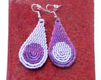 Boucles d'oreilles Perlées, Dépareillées, Faits à la main, Cadeau fête des Mères, Goutte perlée, Lilas Pourpre, Crochet en inox, Prix justes