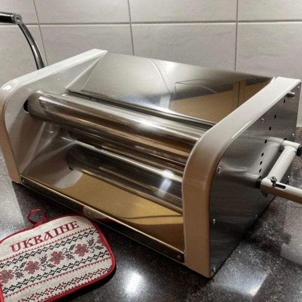 Manual Dough Sheeter 15.7 Inc., Dough Fondant Pizza roller Pasta Maker Machine dough cakes croissants bread, puff pastry, for home us