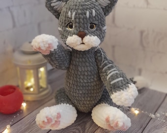 Gato gris de ganchillo, gatito de peluche hecho a mano, juguete amigurumi para interiores, regalo perfecto para niños y adultos, adorable y lindo peluche para niños.
