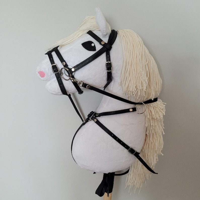 Set Hobby Horse A4 – Couverture, Cache-oreilles, Licou Et Pommeau, Fourrure Douce, Pour Passionnés De Cheval-bâton, Couleur Violette