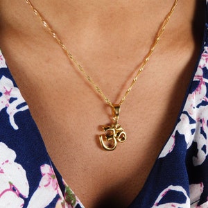 18K Gold Plated Om Pendant Necklace / Hindu Pendant / Yoga Meditation Jewelry / Spiritual Necklace