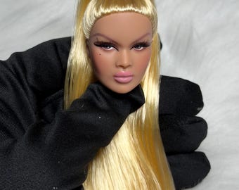 PaperArk - Domi - Cabeça de boneca artística personalizada OOAK repintada, modelo Nadja, da Fashion Royalty Integrity Toys. (Apenas a cabeça)