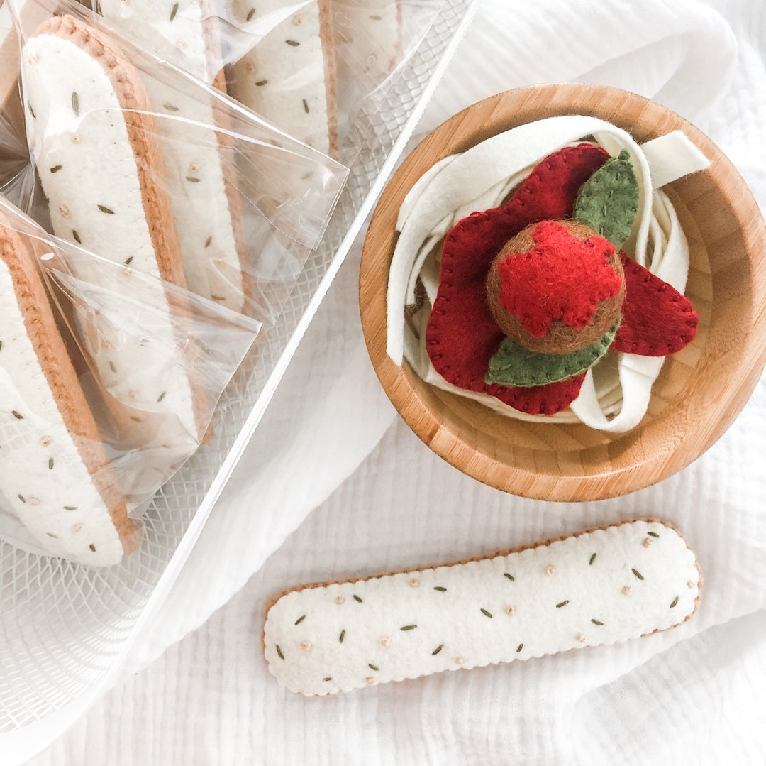 Felt Play Food / Felt Meatballs and Garlic Bread / Felt Play Food