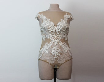 Sexy bridal nude bodysuit for chic summer wedding brides, Sleeveless bodysuit made of sheer beige mesh, lace appliques with button closure