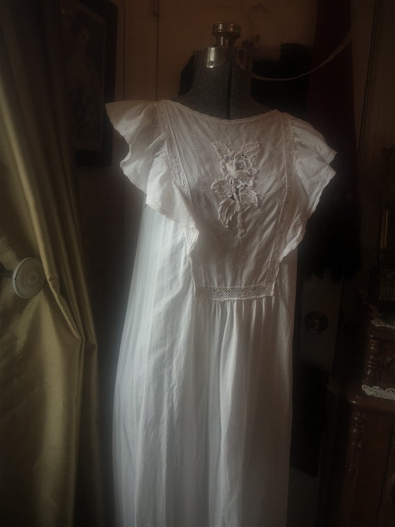1970s - 80s white cotton flowy sundress