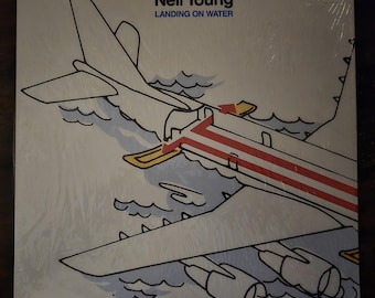 Neil Young Landing on Water Disco de vinilo LP, Geffen (VG+ Vinilo, Portada)