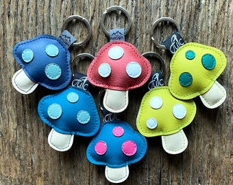 Pilz Kunstleder Schlüsselanhänger in verschiedenen Farben
