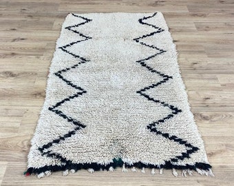 Vintage moroccan rug , vintage berber rug , moroccan rug , berber rug , azilal vintage rug , moroccan area rug , boho rug , floor rug