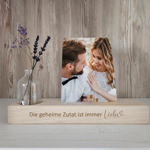 Kartenständer Holz mit Vase | Die geheime Zutat ist immer Liebe | Foto Hochzeitsgeschenk | Fotoständer Holz | Geschenk Hochzeitstag