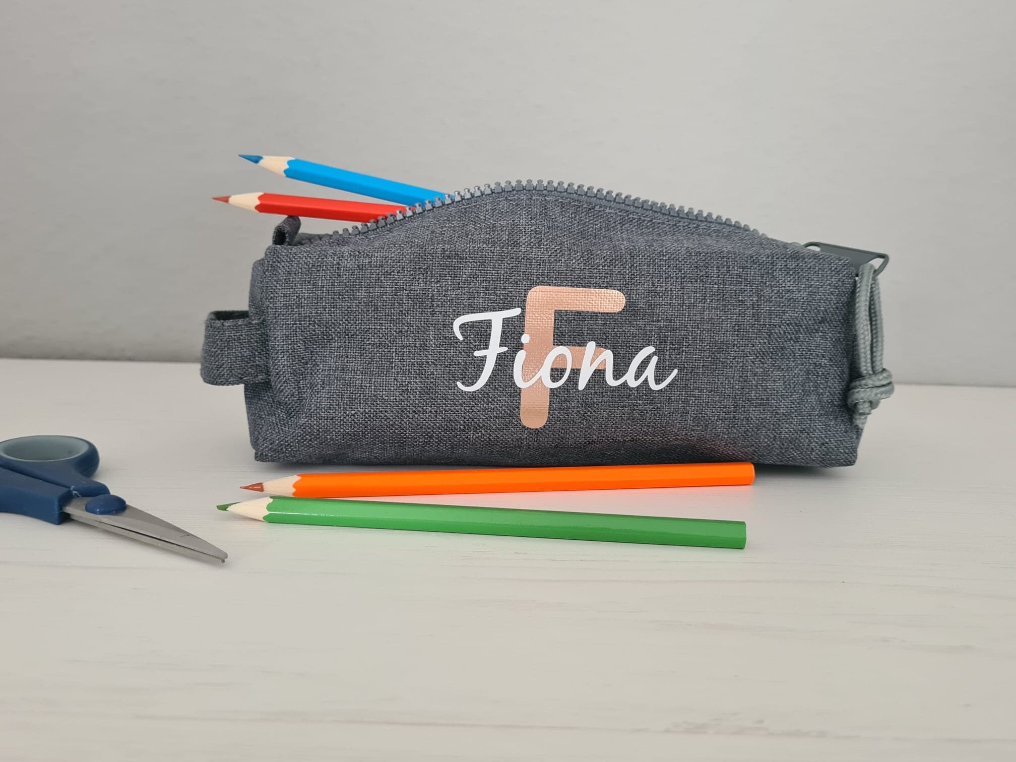 Personalisiertes Federmäppchen Mit Namen – Aus 600D Oxford, Ca. 15 X 12 X 7 Cm, Für Schule, Büro, Geschenk