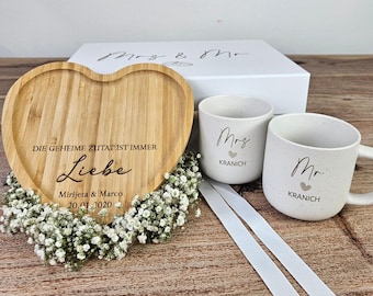 Personalized wedding gift | Mr & Mrs mugs with names | Wedding gift | Wedding gift set | Gift for the bride and groom