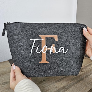Kosmetiktasche personalisiert Name aus Filz | Geschenkidee für Frauen in 2 Größen 2 Farben | Kosmetikbeutel | Geschenke für Sie